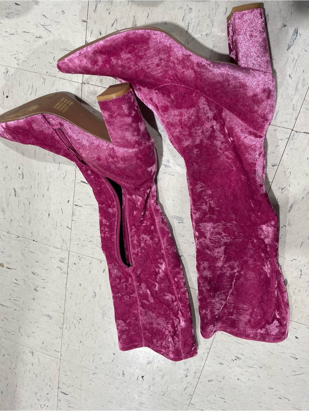 Anthr Women’s Velvet Knee-High Boots in Fuchsia - Stylish Statement Footwear - Picture 2 of 9